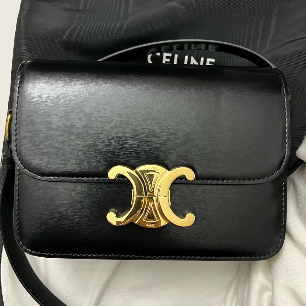 CELINE TEEN TRIOMPHE BAG IN SHINY CALFSKIN BLACK